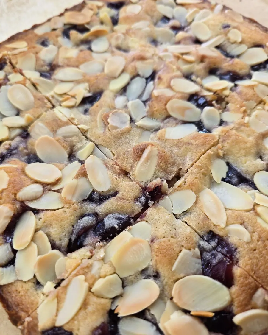 A Bakewell blondie traybake with flaked almonds