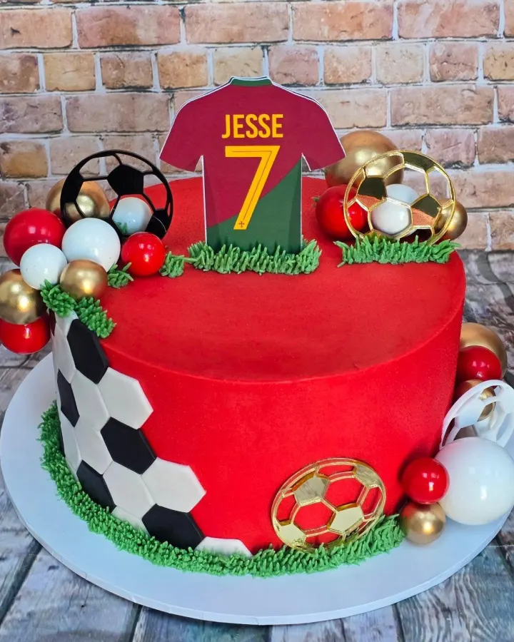Jesse’s football cake